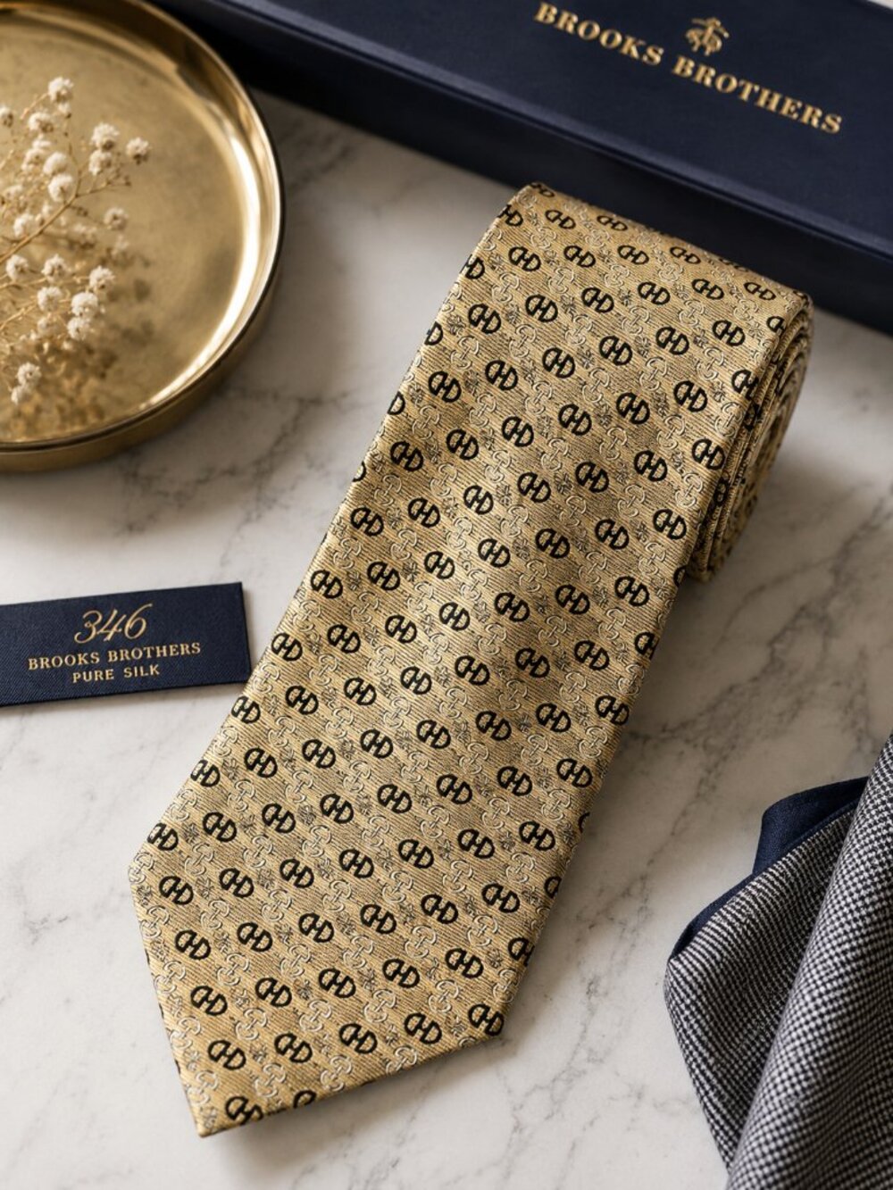 Brooks Brothers 346 Pure Silk Tie Gold Beige Black Geometric Pattern Made in USA
